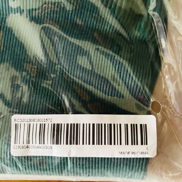 Viral TikTok Ribbed Sleeveless Body Suit Green Large NIP - Picture 5 of 5